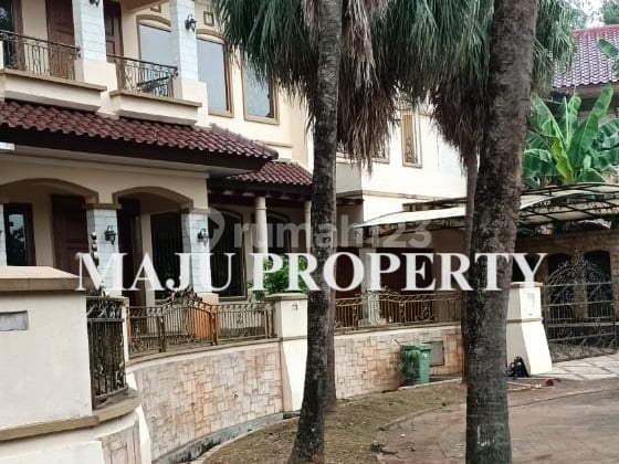 Rumah Besar di Raffles Hills Cibubur, Siap Huni