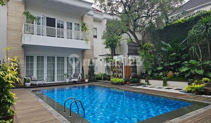 Rumah Mewah Full Furnished dengan Private Pool di Kemang Timur, Jakarta Selatan Turun Harga !!!