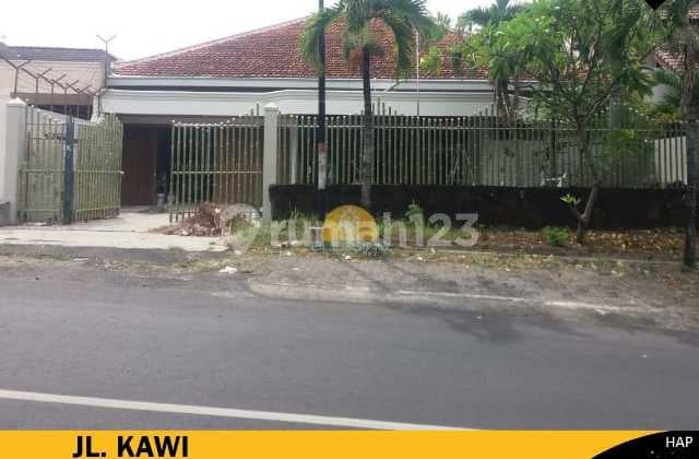 Rumah di Jl. Kawi Dekat Rs. Elisabeth Cocok untuk Kantor,Mess atau Tempat Tinggal
