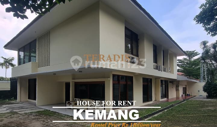 DISEWAKAN RUMAH DI KAWASAN KEMANG