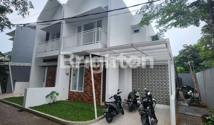 RUMAH MUNGIL 2 LANTAI SIAP HUNI DEKAT STASIUN SUDIMARA