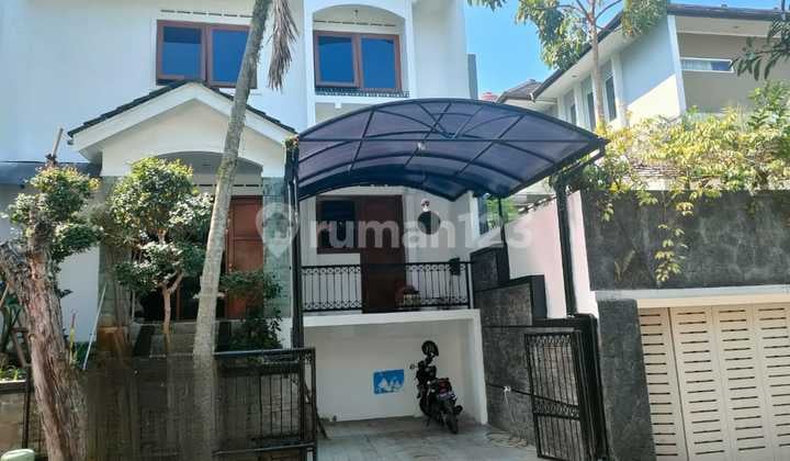 Disewakan Rumah Mewah 2 Lantai Nyaman Siap Huni di Setra Duta Ciumbuleuit Bandung Lingkungan Aman dan Nyaman