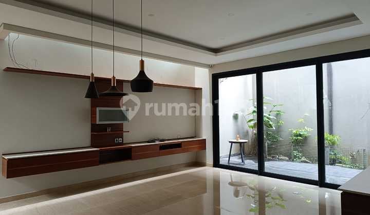 Dijual Rumah Lux Modern Siap Huni di Pusat Kota Sayap Gatot Subroto Bandung