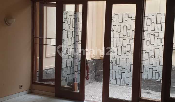 For Rent: House in Muara Sari, Bandung. Comfortable and Ready-to-Occupy Residence with Strategic Location and Easy Access.