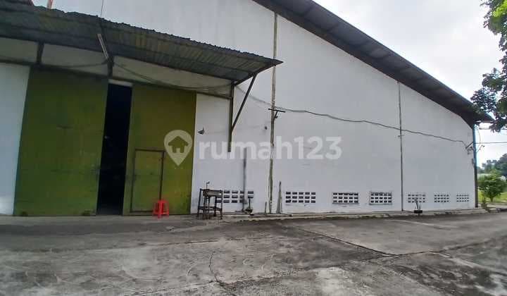 Warehouse for Rent in Nanjung Industrial Area, South Cimahi, Close to Baros Toll Road, Strategic Location and Easy Access.