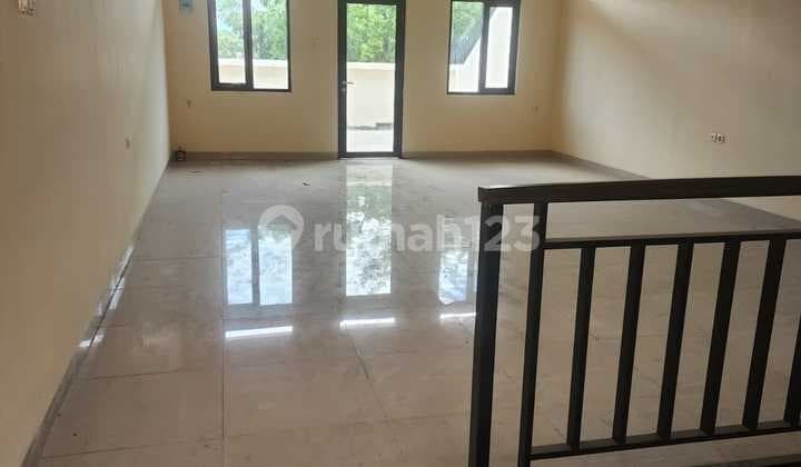 Ruko Strategis 3 Lantai Tengah Kota Siap Pakai di Turangga Bandung