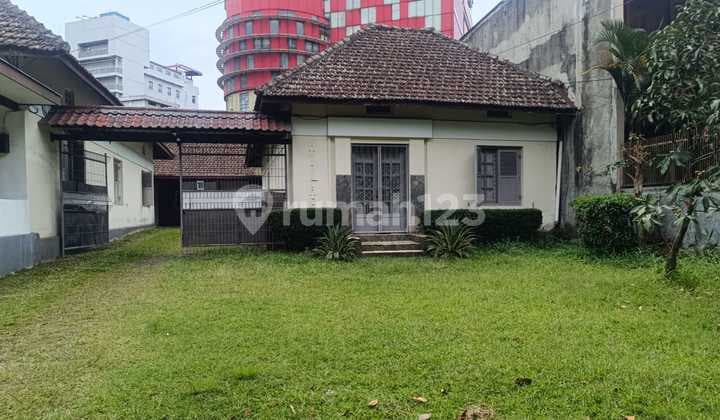 Dijual Rumah Hitung Tanah Lokasi Strategis di Mainroad Sayap Dago Bandung Lokasi Strategis dan Akses Mudah