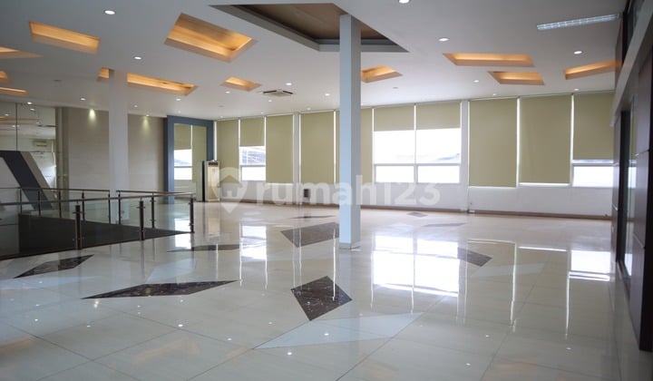 Disewakan Ruko Lux 2 Lantai di Daerah Bkr Bandung Siap Pakai Aman dan Nyaman Lokasi Strategis dengan Akses Mudah