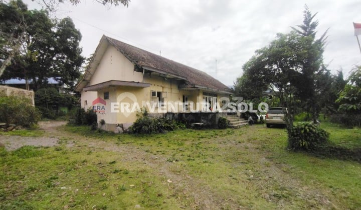 Villa Strategis Kawasan Wisata Grojogan Sewu