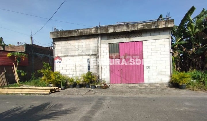 Rumah Setengah Jadi Strategis Baki