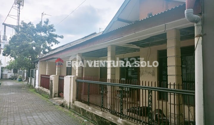 Rumah Lama Hitung Tanah Strategis Tipes Solo