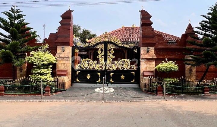 Dijual Cepat Rumah Klasik Full Kayu Jati di Suradita Cisauk Tangerang Murah