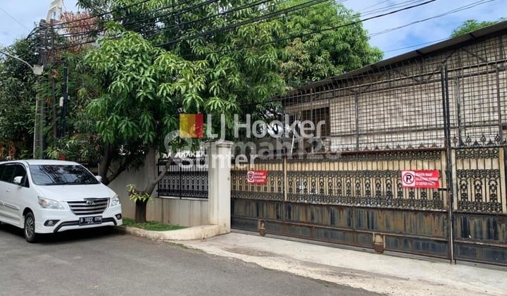 Kavling terletak di tengah2 daerah Sunter , bersebrangan dengan rs. Royal Progres