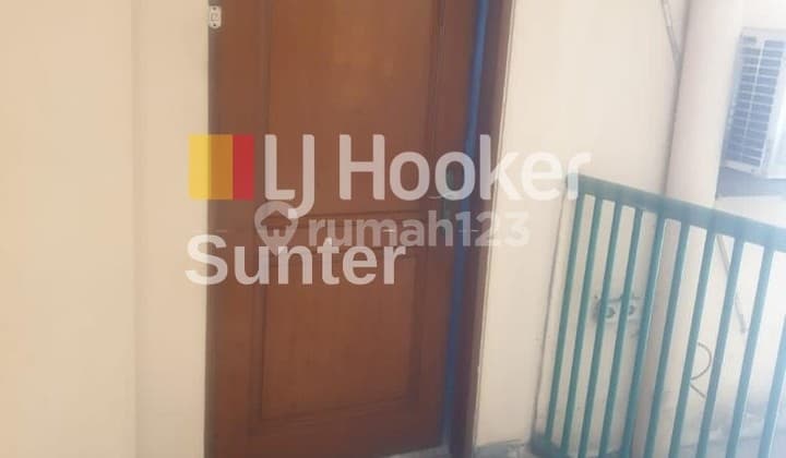 Apartemen yang terletak di tengah2 pusat bisnis