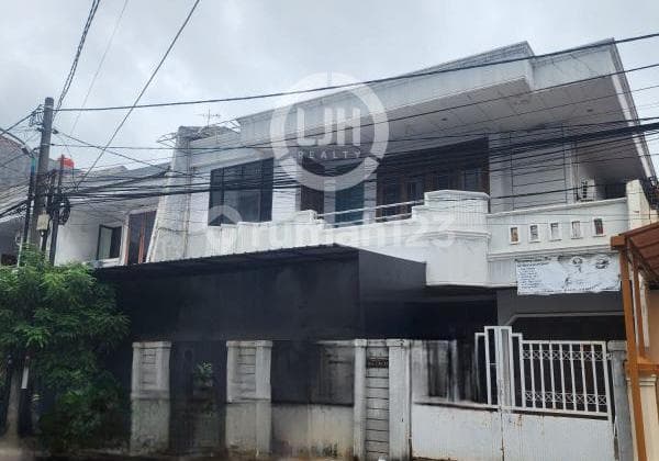 Disewakan Rumah Luas dengan 4 Kamar Tidur di Sts, Sunter, Jakarta Utara
