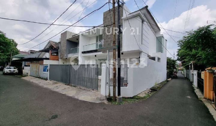 Rumah Cantik Disewakan di Tebet Timur Dekat Eco Park