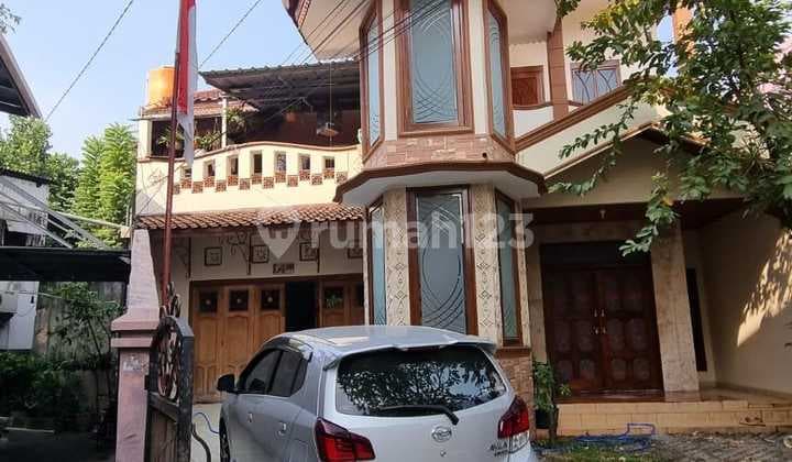 Nice Ready-to-Live House in Cempaka Putih Furnished