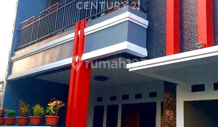 Rumah Dalam Komplek PLN di Jakarta Timur