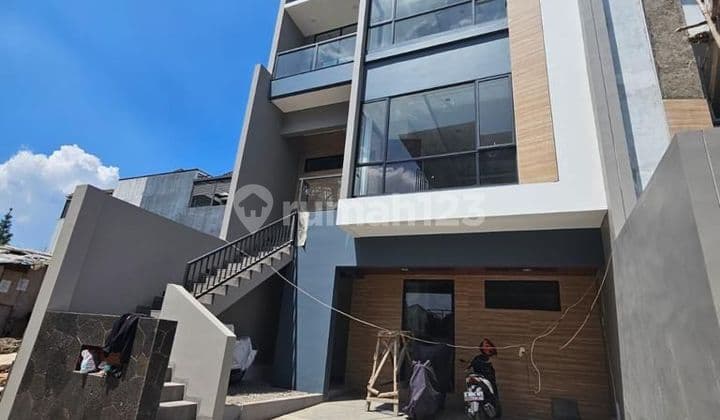 Di Jual Rumah Baru di Setraduta Bandung