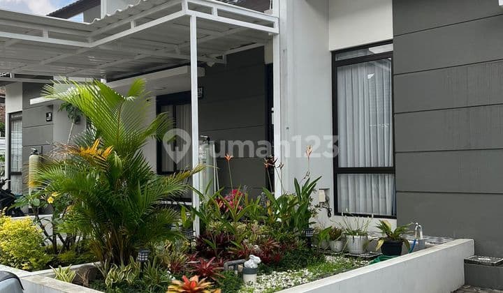 Disewakan rumah baru full furnished