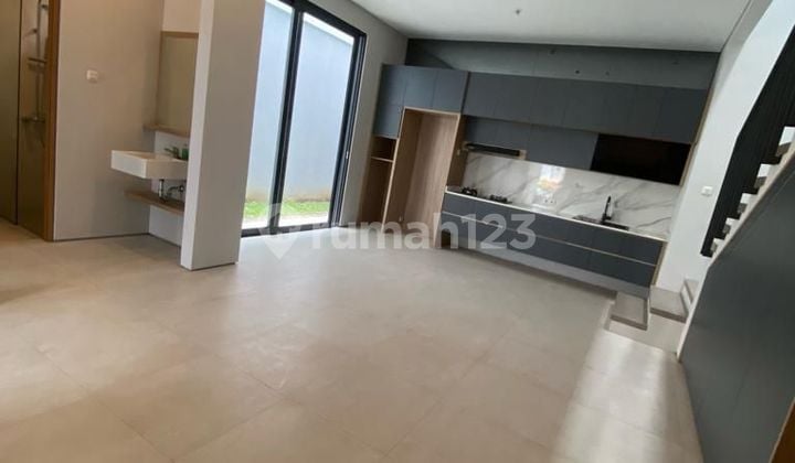 Di Jual Rumah Baru di Setraduta (Eklusif Perumahan di Bandung Utara)Sejuk, Selangkah ke Tol Pasteur ,dekat dengan Mall Setrasari,PVJ, de'Botanica (BTC) & Toserba Yogya & Prama