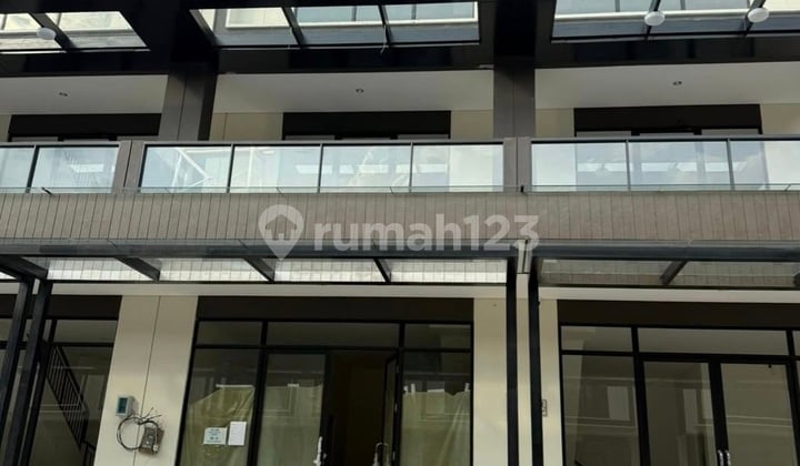 4.2M Ruko Sorrento Lebar 5 Double Decker Hadap Barat Daya