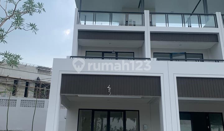180Jt Ruko 2.5Lantai Surento Grande Ada Balkon Rooftop View Danau