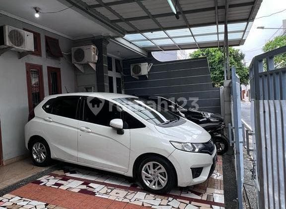 8.25m Rumah Dan Kost Jakarta Pusat Furnished Renovated -yg-