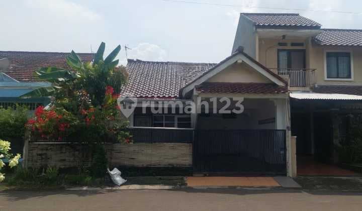 2m Griyaloka Rumah Selatan Depan Taman Dekat Tol