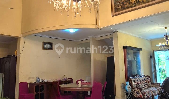 4.5M Rumah Puspitaloka Lt 300M2 Hadqp Barat Row Jalan 3 Mobil