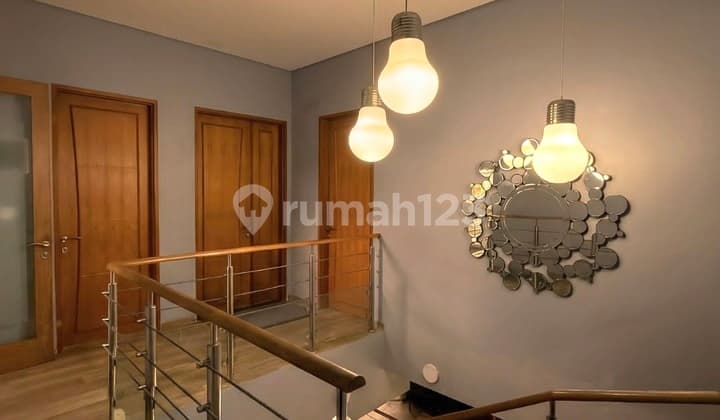 8.75M Foresta Rumah Villa Hoek 3 View Lepas