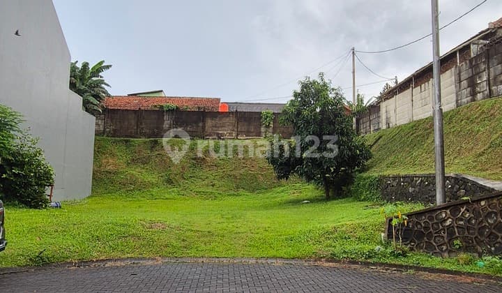 14 Million Corner Plot Taman 197M2 Eminent West Facing