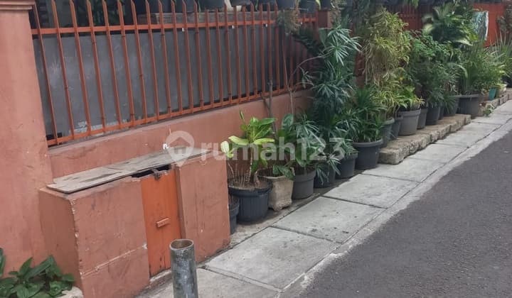 4.4M Senen Jakpus Rumah Hoek 1Lantai Utara_timur
