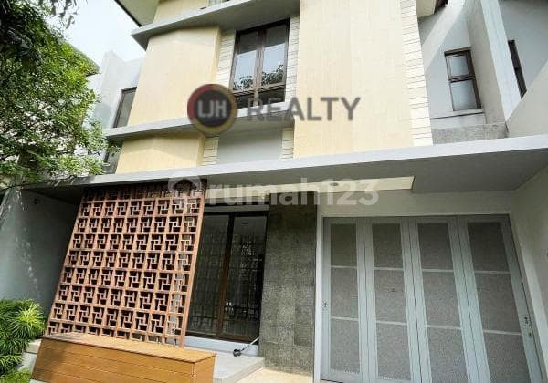 Rumah Di.boulevard.2 Lantai Precia The Eminent Bsd City Dekat Ice Bsd