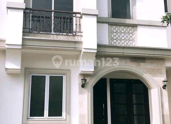 Rumah di The Eminent Bsd City ( By)