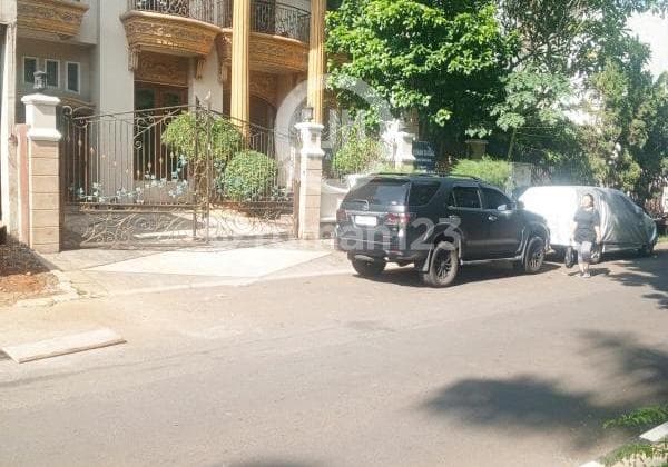 For Sale House on Jalan Kusuma Raya, Kelapa Gading, North Jakarta