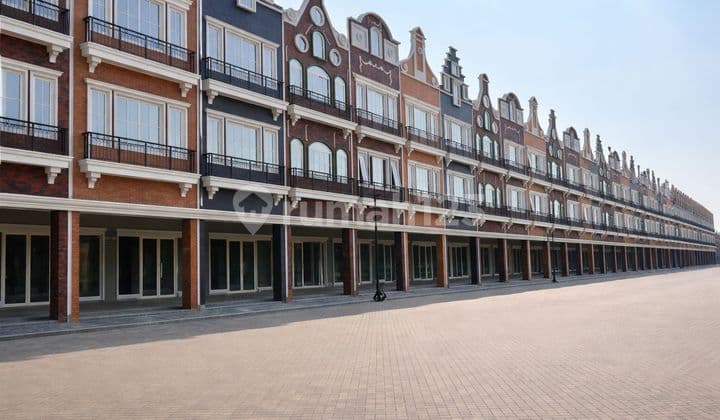 Rukan Amsterdam Brand New 3 Lantai Plus Rooftop di Marina Bay Pik 2