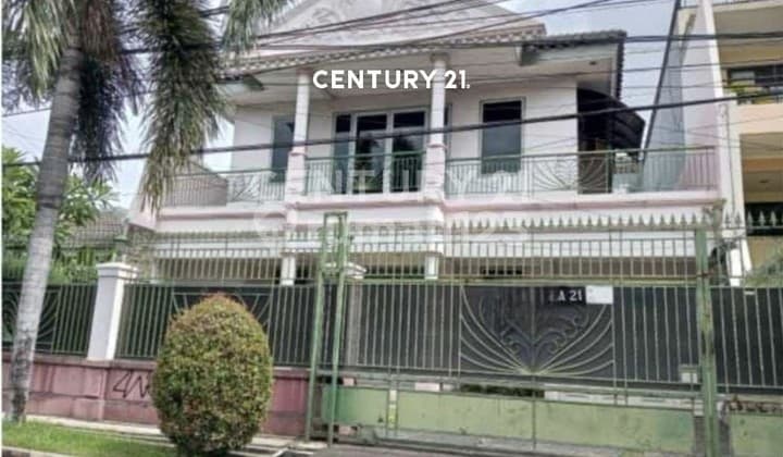 Luxury House in Kebon Jeruk with Free Land Plot Bonus