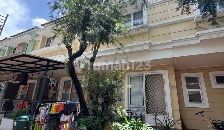 RUMAH CANTIK MINIMALIS DI GADING SERPONG 2,5 LANTAI SIAP HUNI