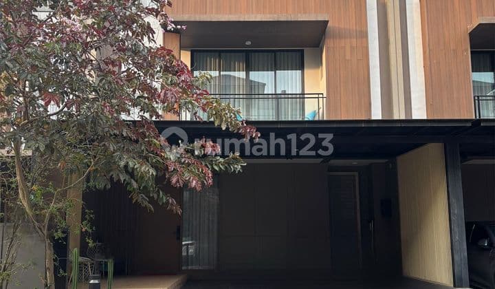 RUMAH CANTIK DI ZORA BSD 3 LANTAI FULL FURNISH SIAP HUNI