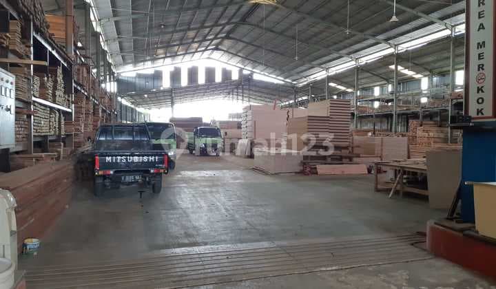 Gudang dan Kavling di Cisauk Lokasi Strategis Bangunan Luas