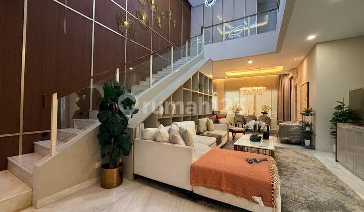 RUMAH MEWAH CANTIK DI GADING SERPONG 2 LANTAI SIAP HUNI