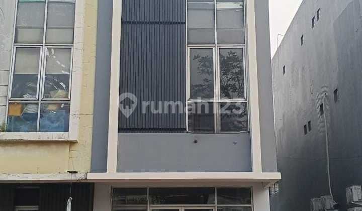RUKO GLAZE DI GADING SERPONG 3 LANTAI RAPIH BERSIH SIAP PAKAI