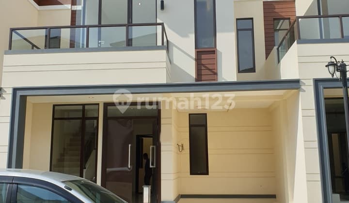 Turun Harga Rumah Semi Furnished di Lavon Cluster Regalia, Tangerang