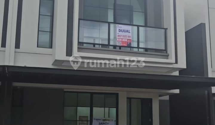 Jual Rugi Rumah Design Catik 2 Lantai Lokasi Bagus Siap Huni