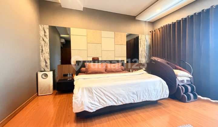 RUMAH MEWAH DI DELATINOS BSD CITY 2 LANTAI SEMI FURNISH SIAP HUNI