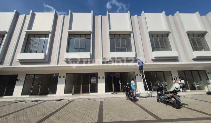 Santa Anna Shophouse in Gading Serpong, 2 Floors, Strategic Location