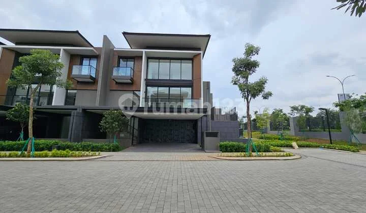 Rumah Sultan Megah di Navapark Bsd City 3 Lantai Cantik Ada Lift