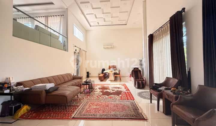 RUMAH CANTIK MEWAH DI DELATINOS BSD CITY 2 LANTAI SEMI FURNISH