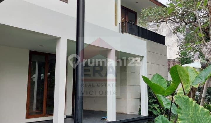 Rumah 2 Lantai Asri Pondok Indah Jakarta Selatan